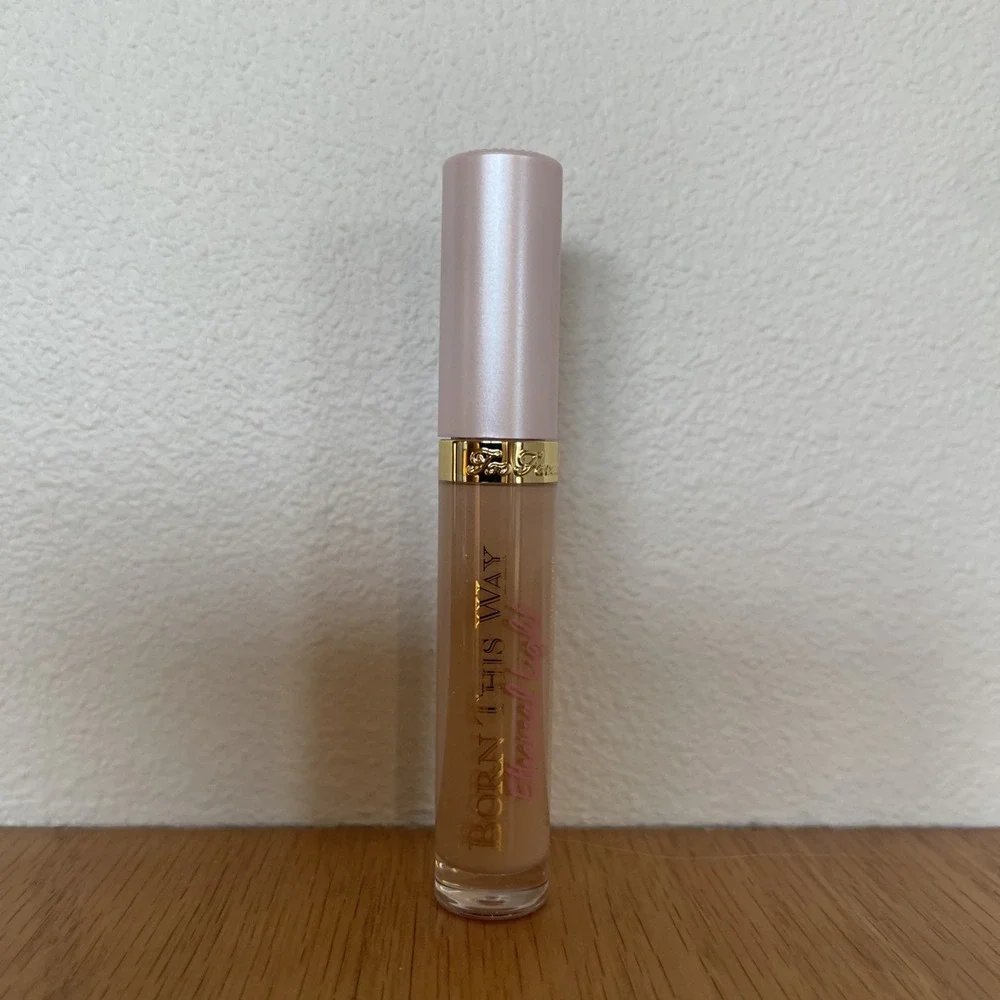 Too Faced Born This Way Ethereal Light Illuminating Smoothing Concealer Pecan